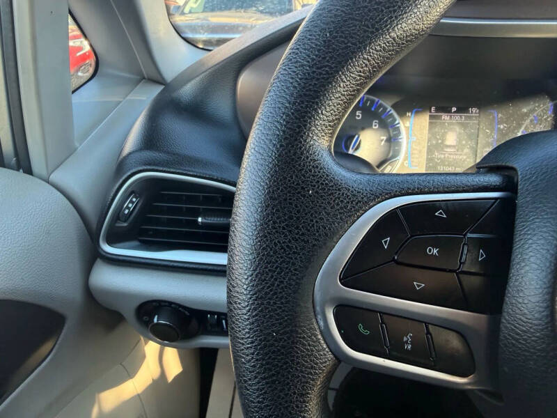 2020 Chrysler Voyager LXi