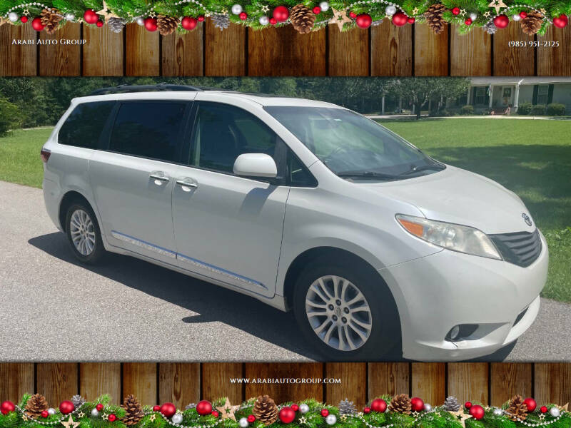 2015 Toyota Sienna XLE's photo