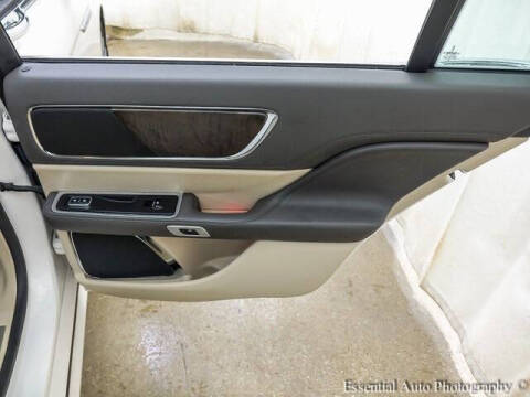 2017 Lincoln Continental Select