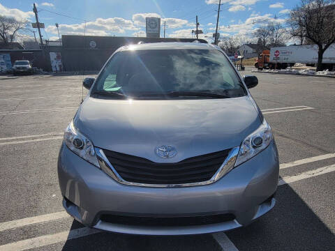2014 Toyota Sienna for sale at Jorge Auto Body in Elizabeth NJ