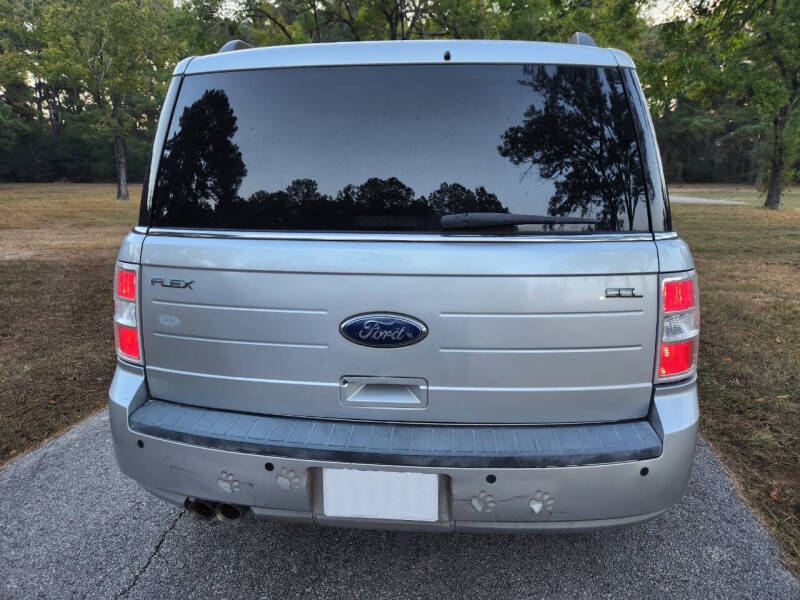 2011 Ford Flex SEL photo 8