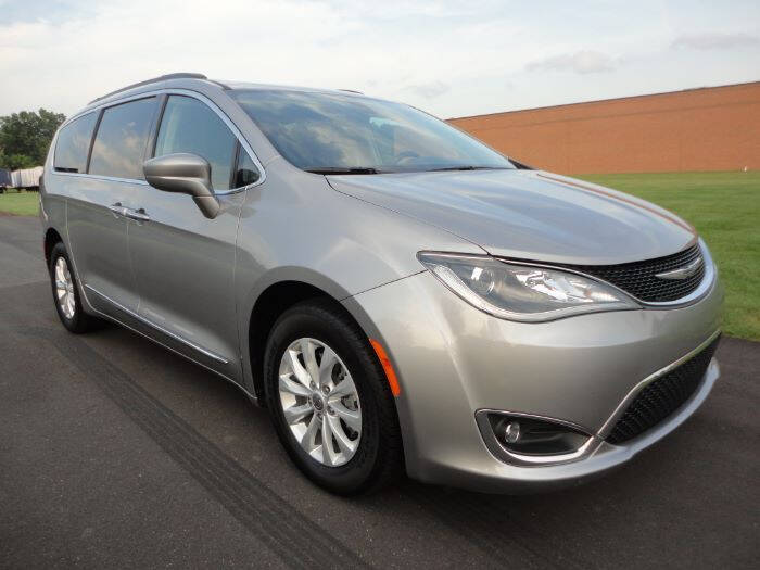 2017 Chrysler Pacifica Touring-L