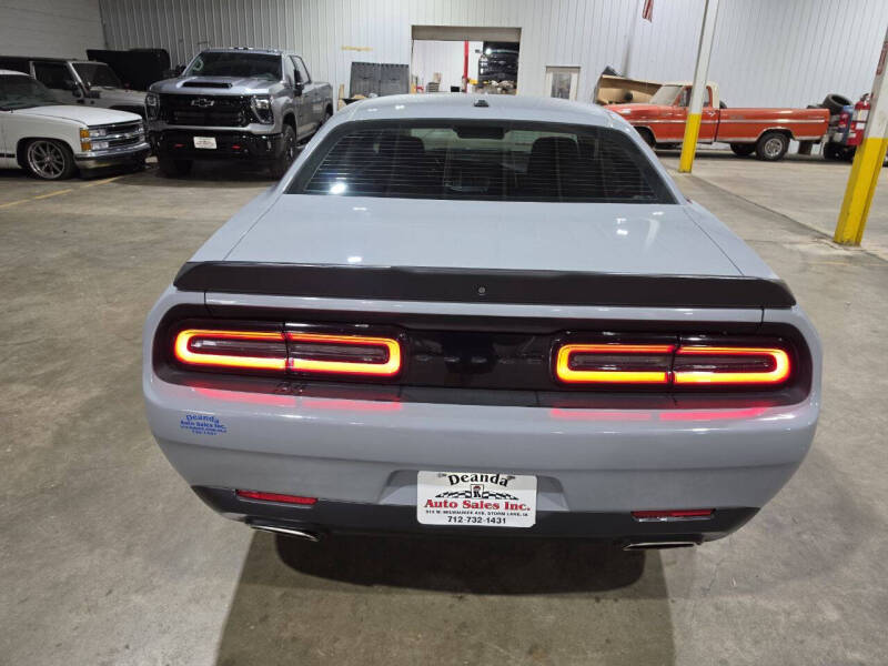 2021 Dodge Challenger SXT