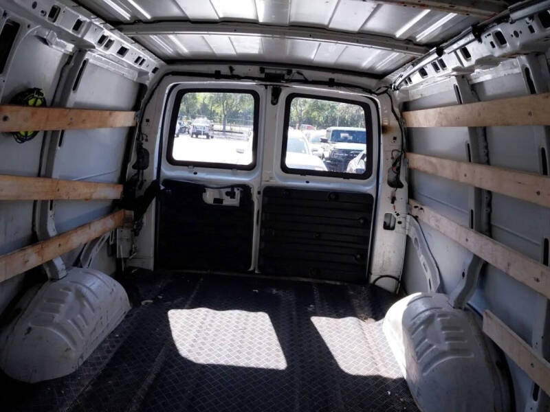 2022 GMC Savana 2500