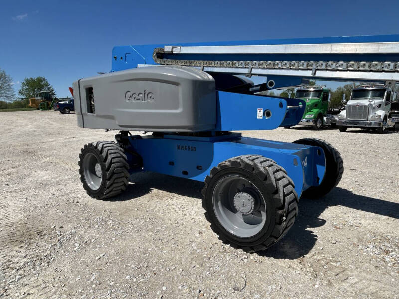 2016 Genie 85' Manlift