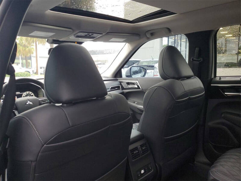 2025 Mitsubishi Outlander PHEV SEL