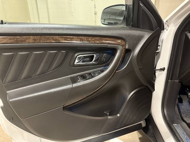 2019 Ford Taurus Limited