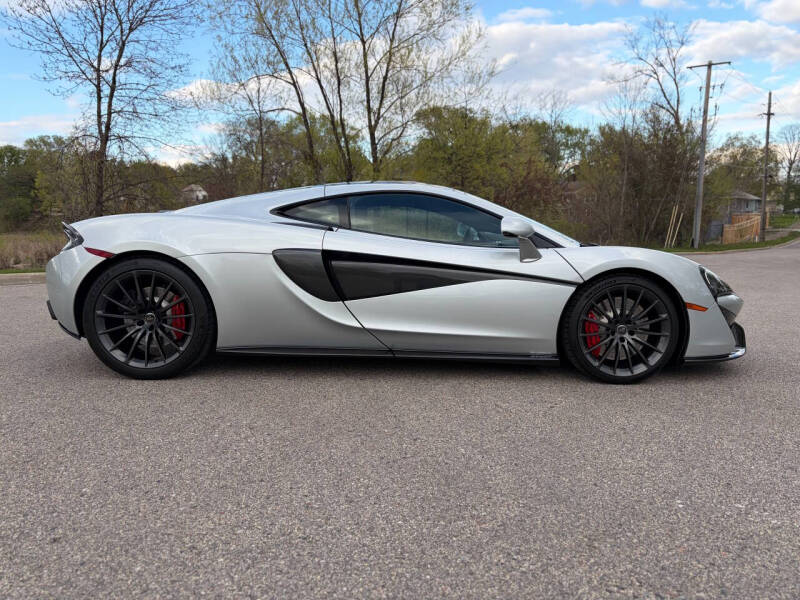 2017 McLaren 570GT
