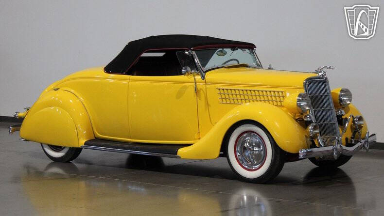 1935 Ford Deluxe