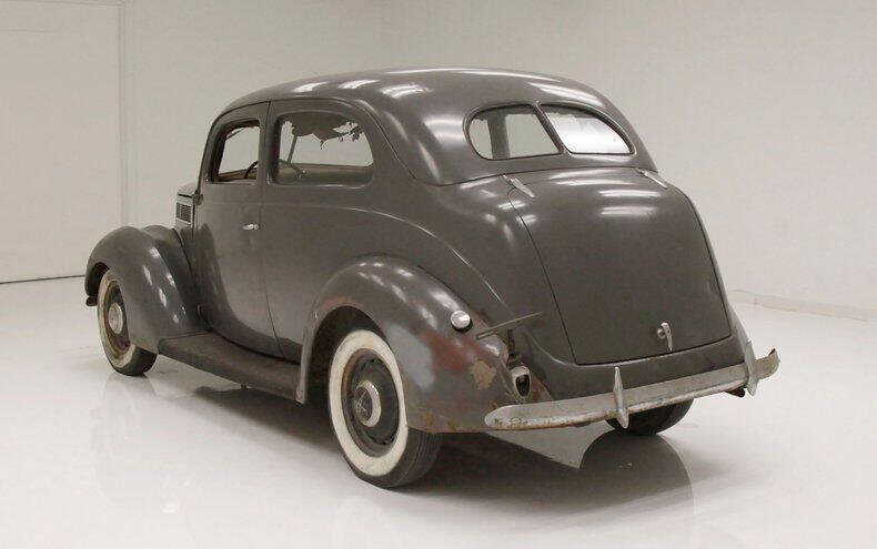 1937 Ford Tudor