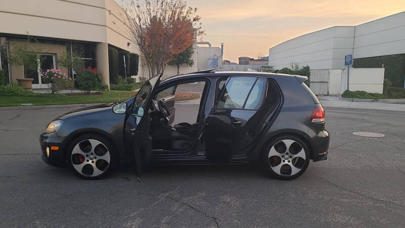 2011 Volkswagen GTI Base PZEV