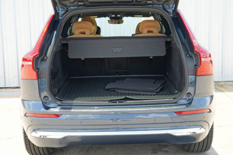 2023 Volvo XC60 B5 Ultimate Bright Theme