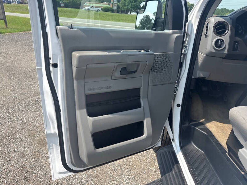 2013 Ford E-Series E-350 SD XLT