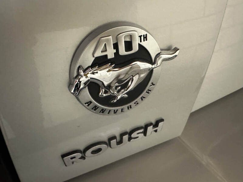 2004 Ford Mustang GT Deluxe