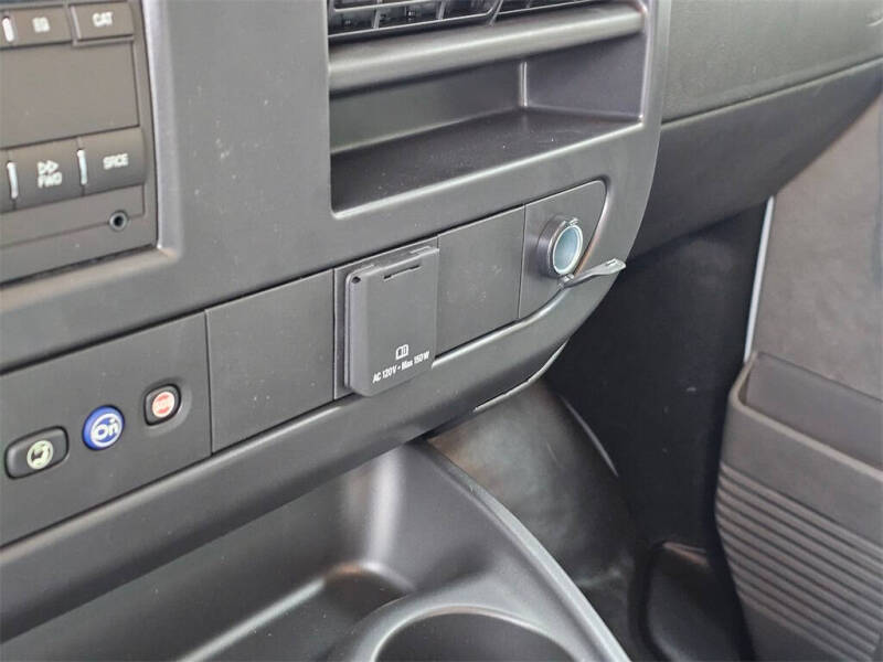 2025 Chevrolet Express 2500