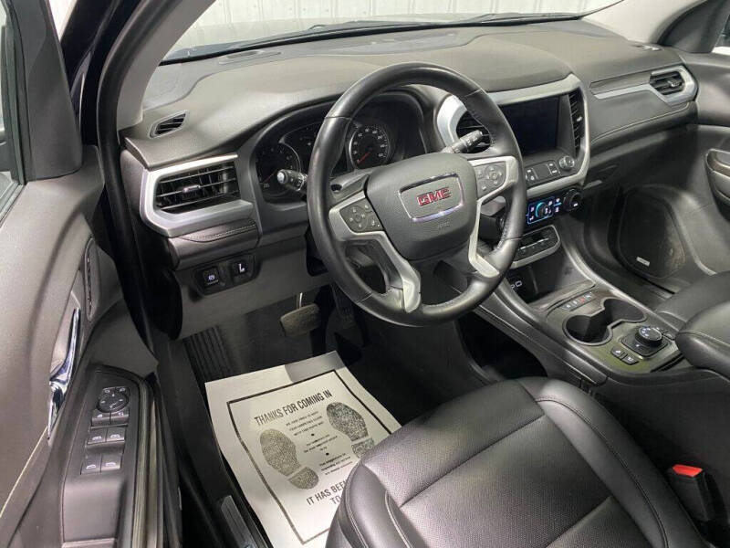2022 GMC Acadia SLT