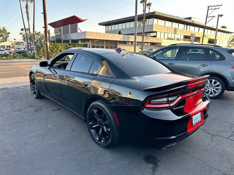 2017 Dodge Charger SXT