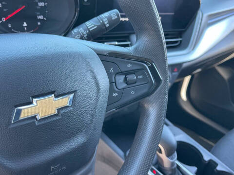 2025 Chevrolet Trax LS