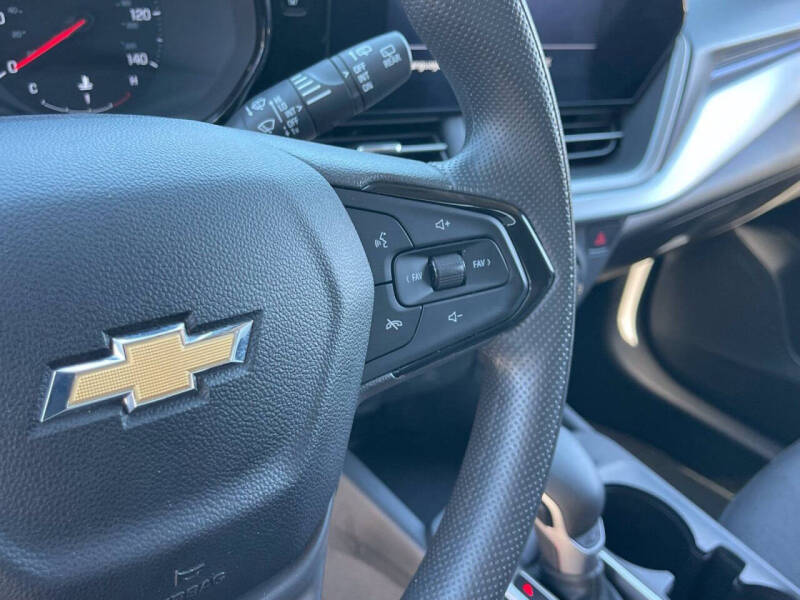 2025 Chevrolet Trax LS