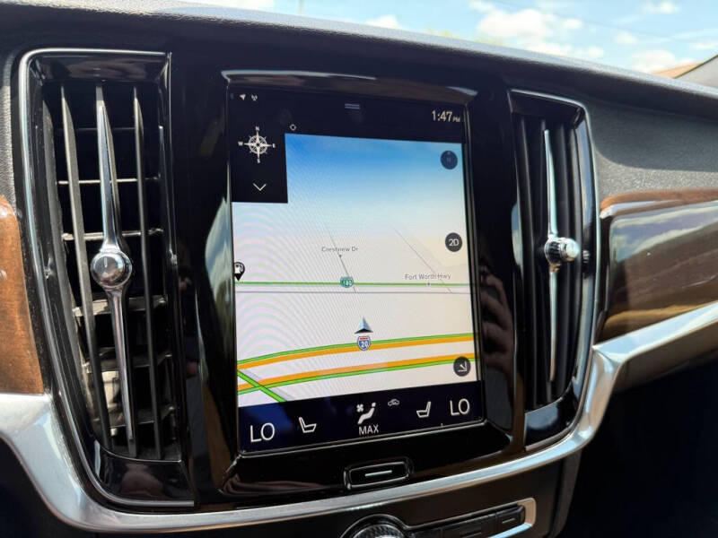 2017 Volvo S90 T6 Momentum