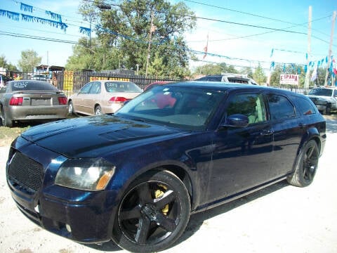 2006 Dodge Magnum for sale at THOM'S MOTORS in Houston TX