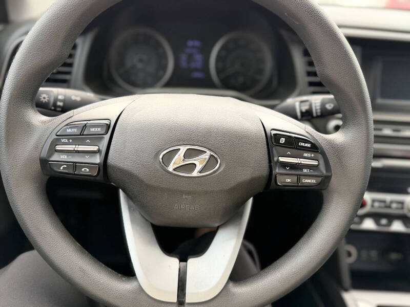 2020 Hyundai Elantra SE
