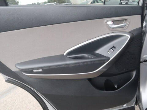 2017 Hyundai Santa Fe SE