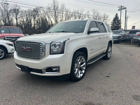 2015 GMC Yukon for sale at ROADSTAR MOTORS in Liberty Township OH