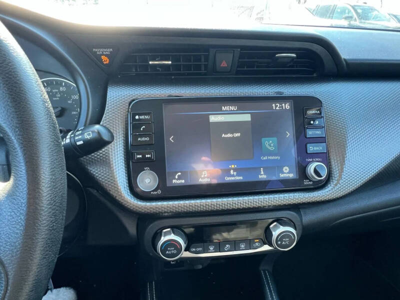 2020 Nissan Kicks SV