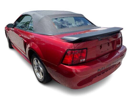 2003 Ford Mustang Deluxe