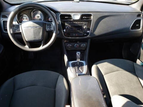 2011 Chrysler 200 LX