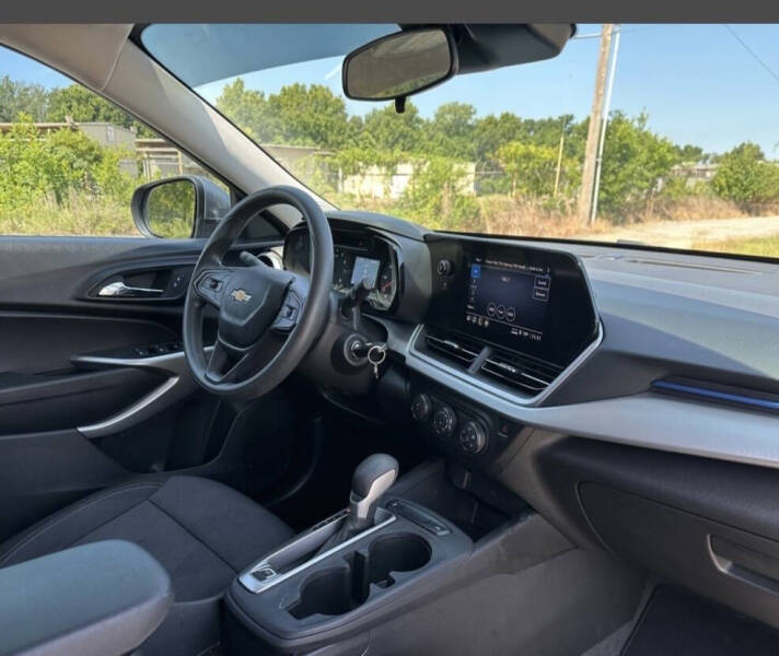 2025 Chevrolet Trax LS