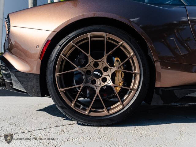 2025 Aston Martin Vanquish