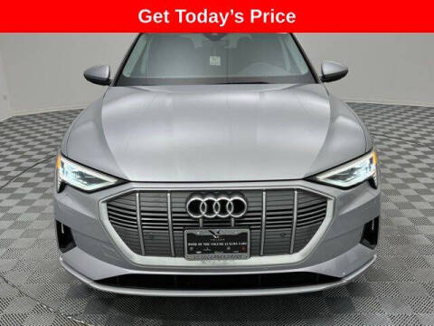 2022 Audi e-tron quattro Premium