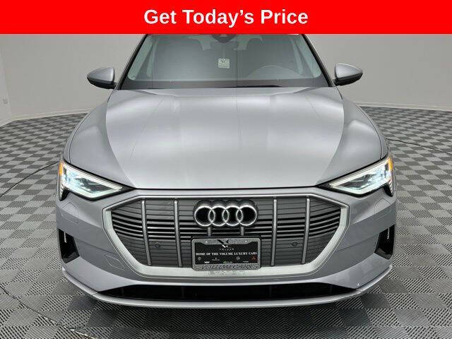 2022 Audi e-tron quattro Premium