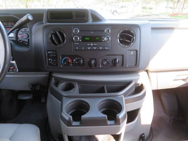 2014 Ford E-Series E-350 SD XLT
