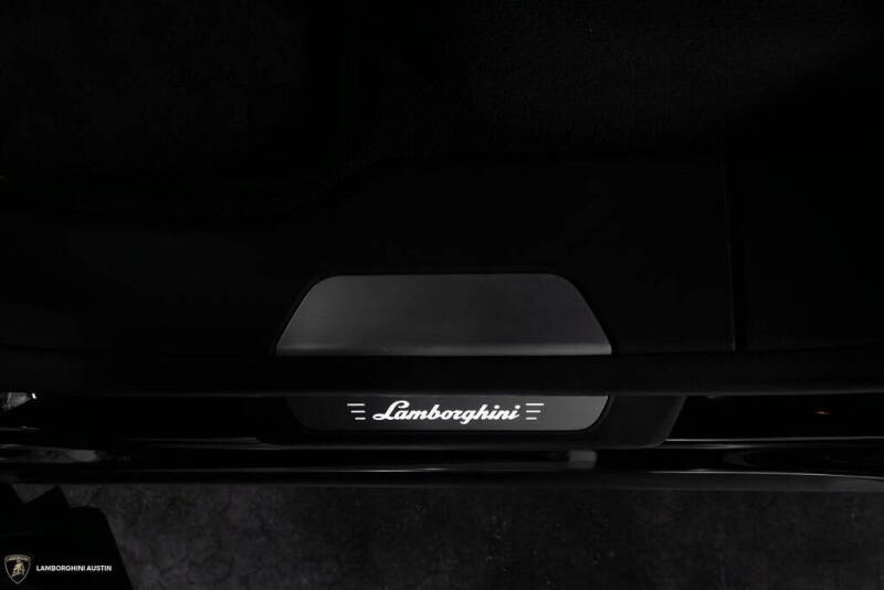 2024 Lamborghini Urus S