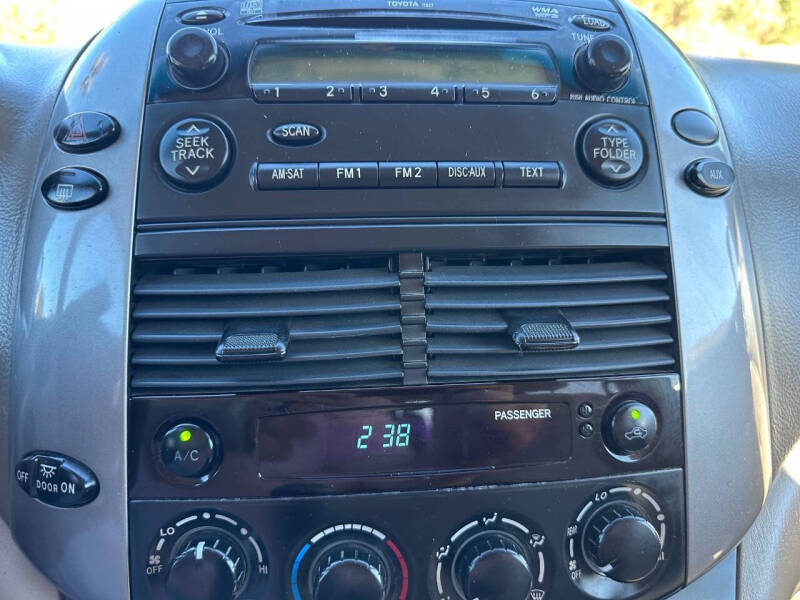 2009 Toyota Sienna LE 8-Passenger