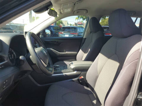 2023 Toyota Highlander Platinum