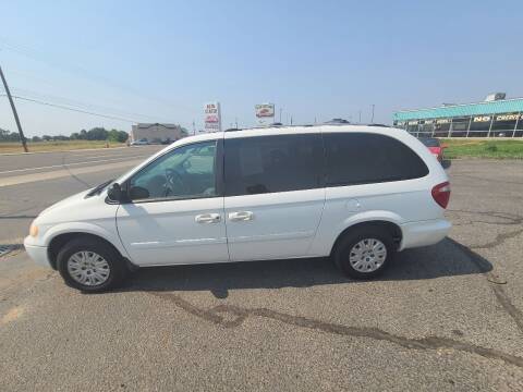 2006 Chrysler Town and Country for sale at HUM MOTORS in Caldwell ID
