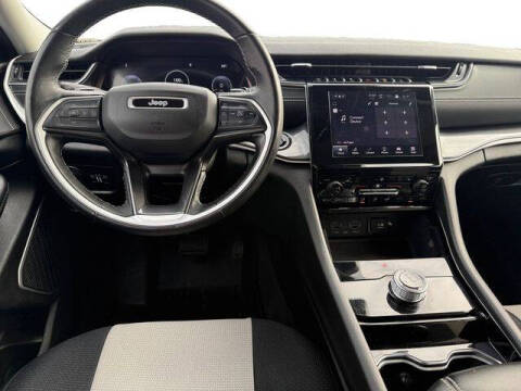 2022 Jeep Grand Cherokee Laredo