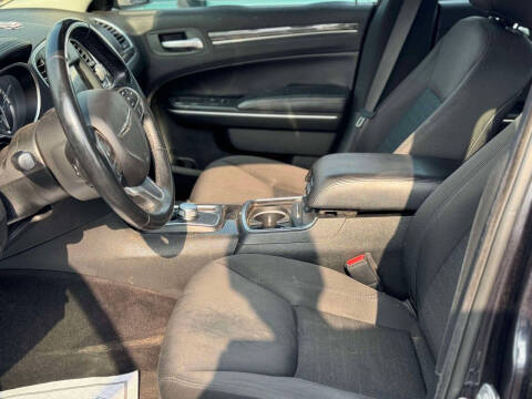 2019 Chrysler 300 Touring L