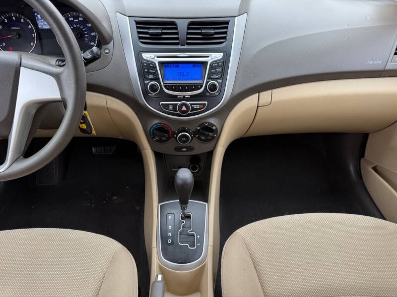 2013 Hyundai Accent GLS