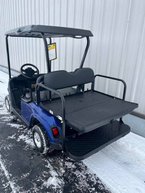 2023 E-Z-GO RXV