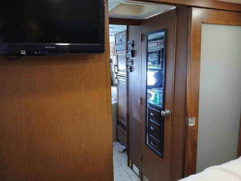 2011 Tiffin Allegro Breeze 28BR