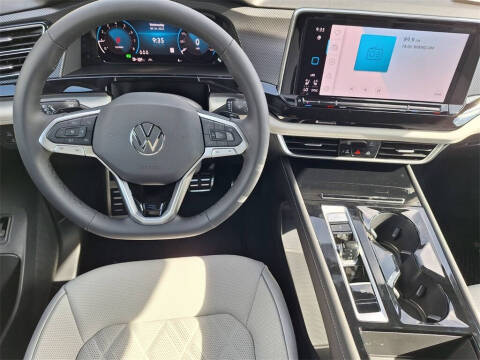 2026 Volkswagen Atlas Cross Sport SEL Premium R-Line 4Motion