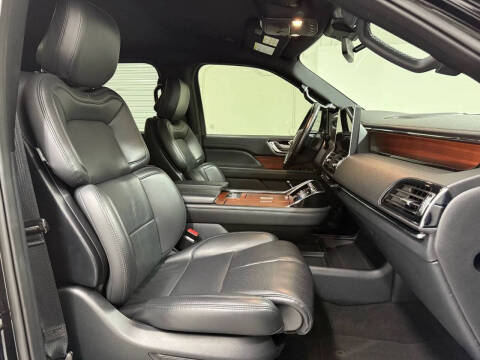 2023 Lincoln Navigator L Standard