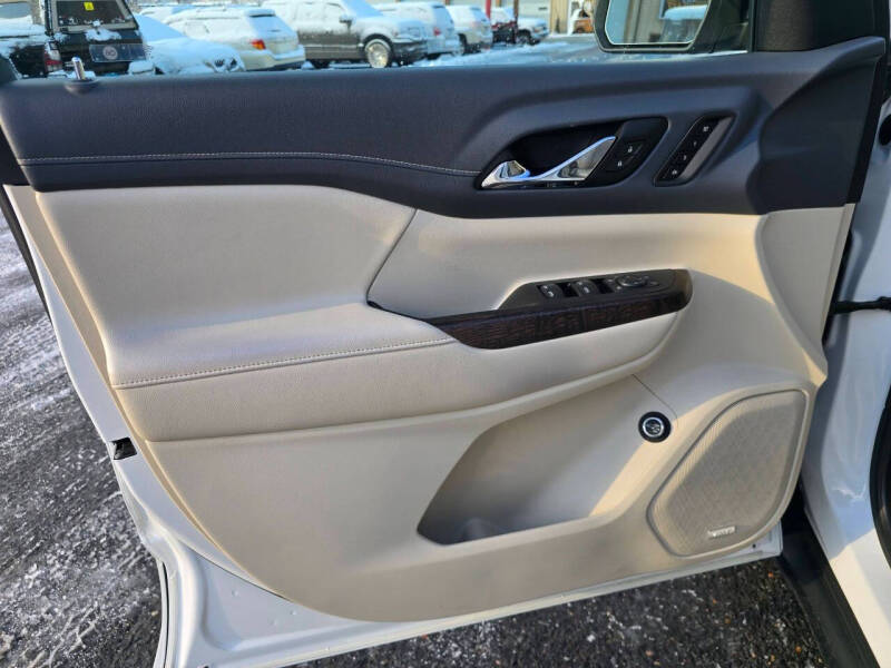 2020 GMC Acadia Denali