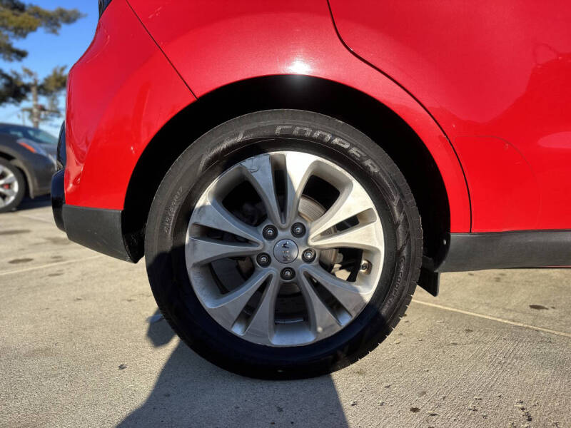 2016 Kia Soul +