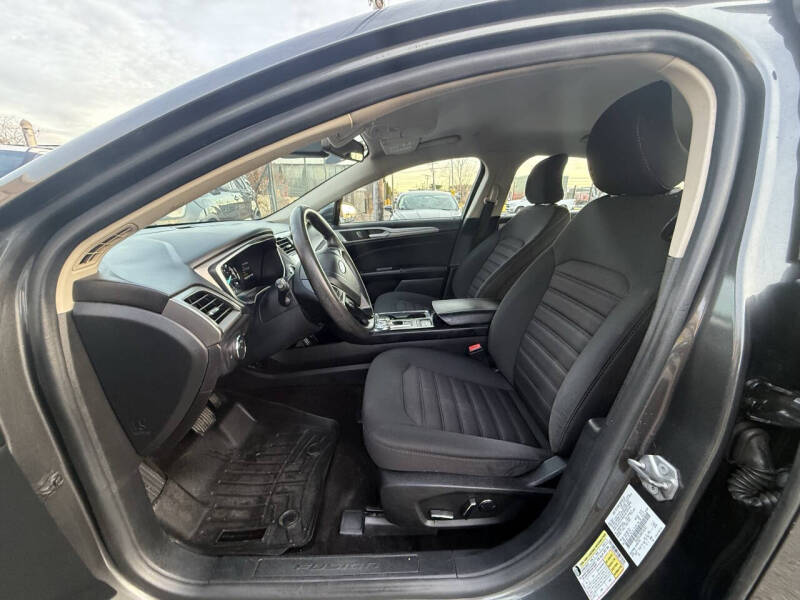 2019 Ford Fusion Hybrid SE